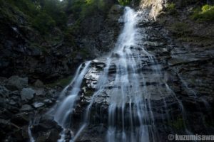 シャチアシヒネリ滝 ~秋田県・角館・堀内沢~